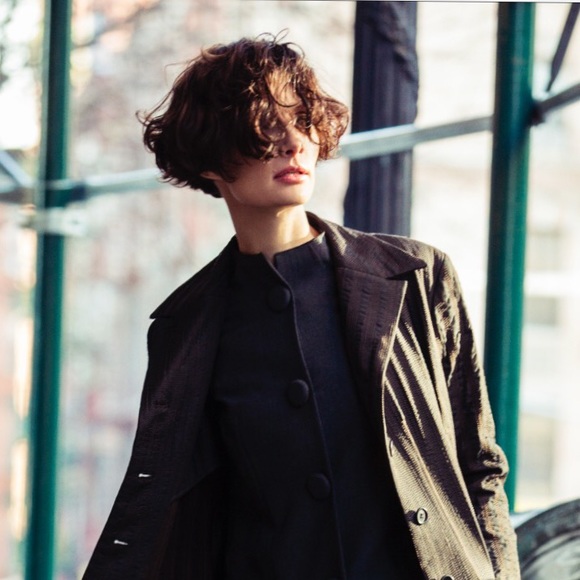 Meet your Posher, Elodie - Picture 1 of 1